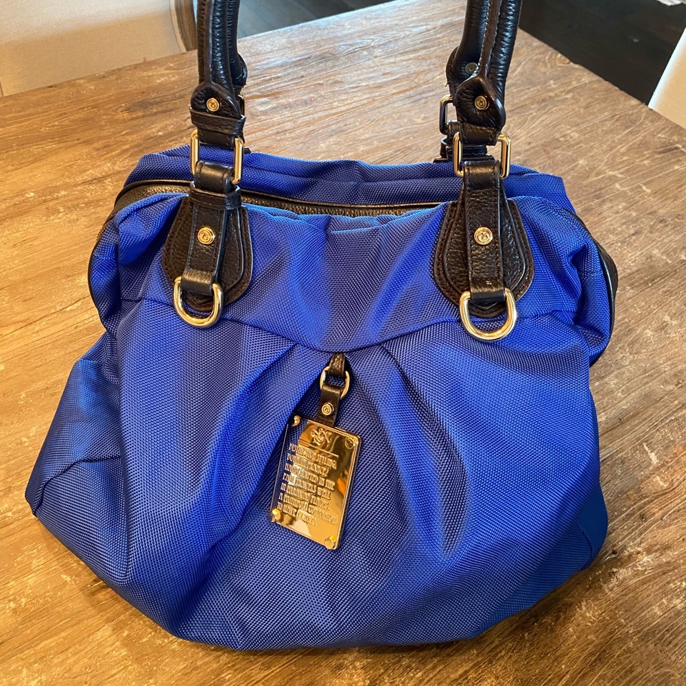 JPK Lightweight Handbag 💙 Perfect for game day!